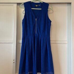 Women's Dress Blue by Guess Blue Sleeveless Textured Fabric Size Medium